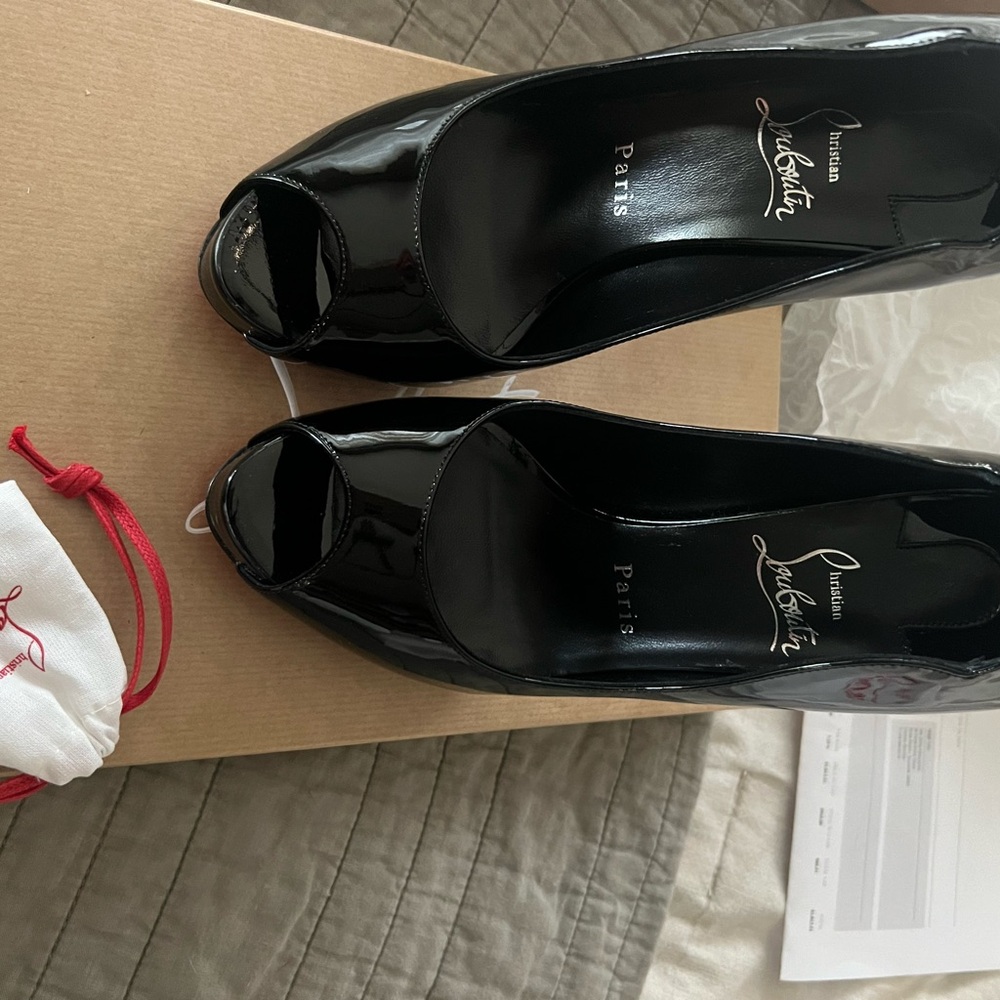 Christian louboutin shoes - Brand New - size 38